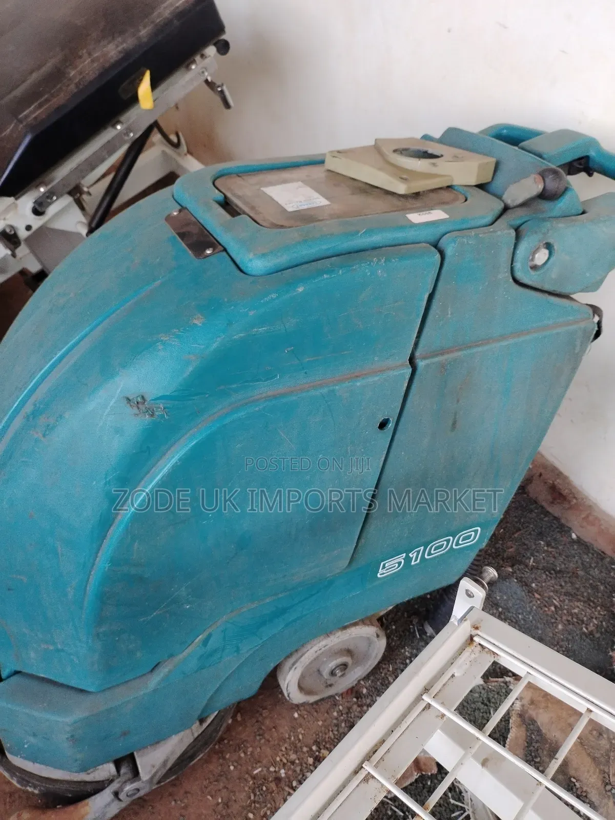 Tennant 5100 Floor Scrubber.