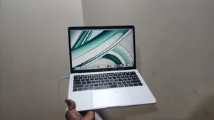 Laptop Apple MacBook Pro 2017 16GB Intel Core I7 SSD 512GB