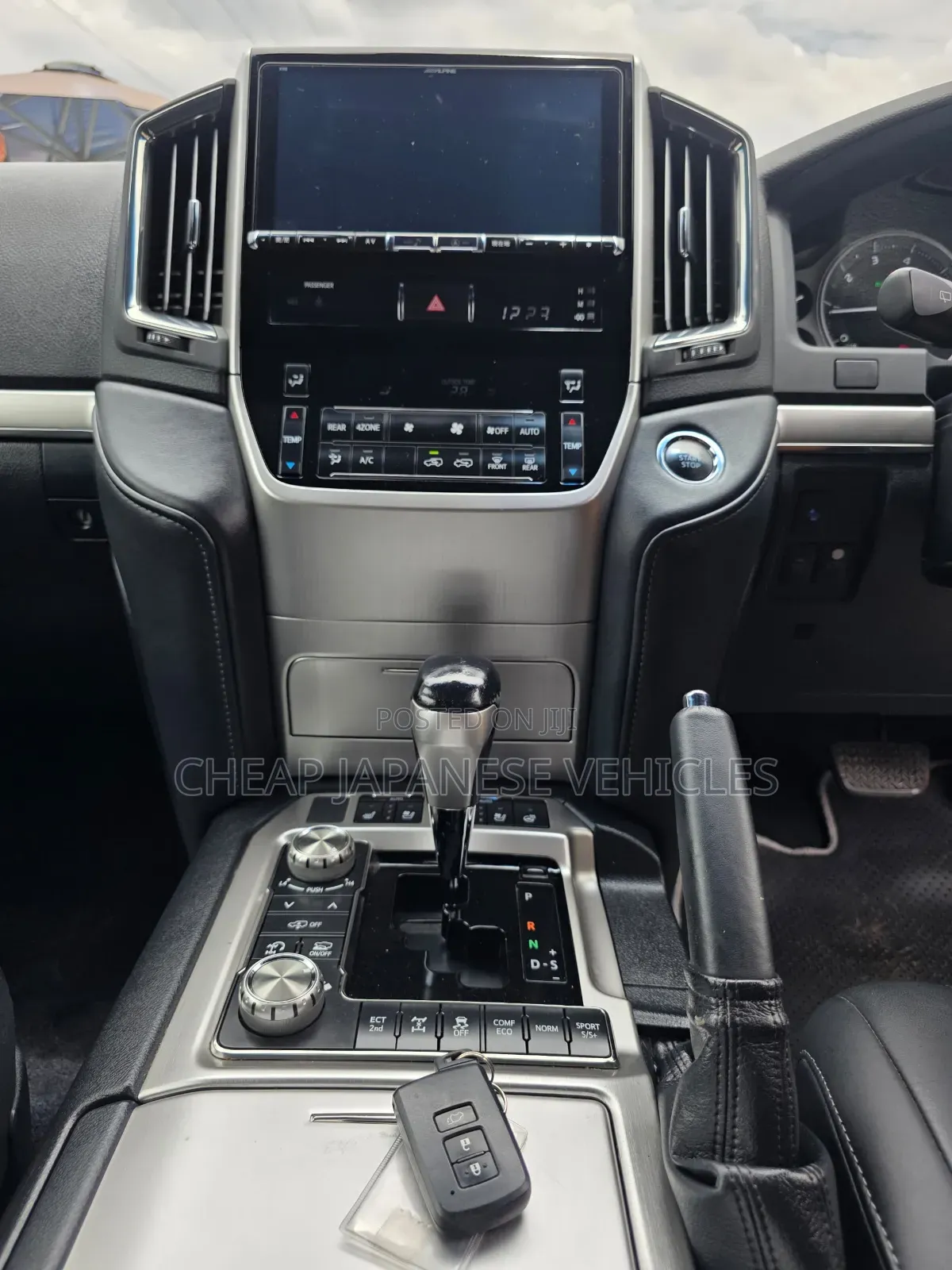 Toyota Land Cruiser 4.6 V8 ZX 2018 Black