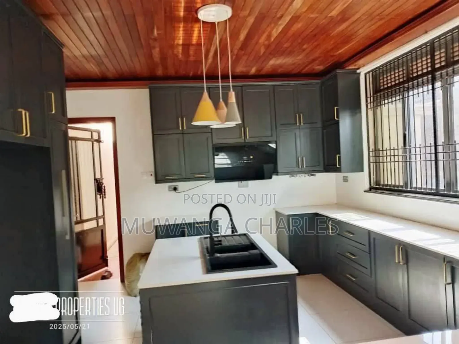 5bdrm Duplex in Fs Properties Ltd, Division A for sale