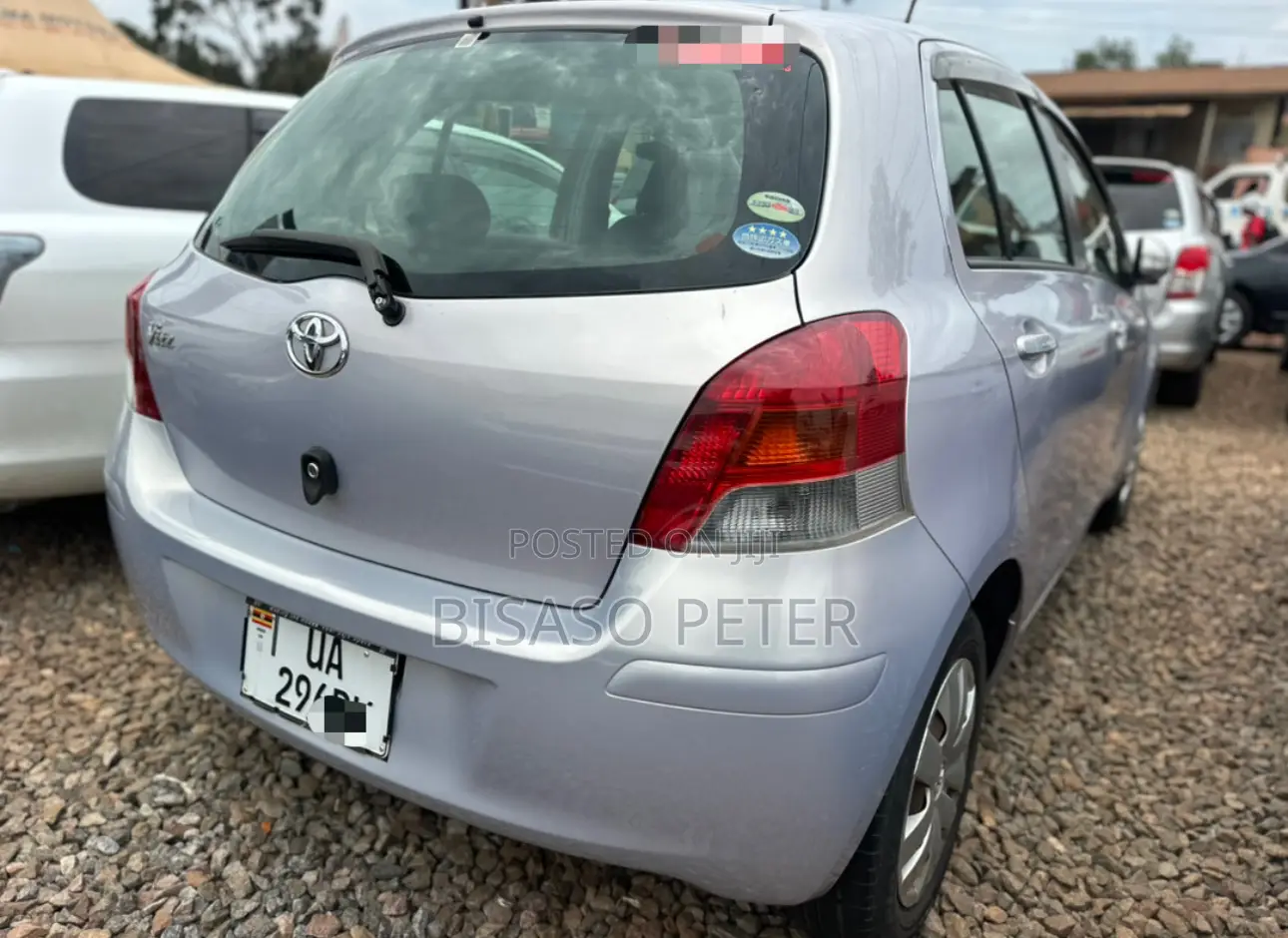 Toyota Vitz 1.0 FWD 5dr 2009 Silver