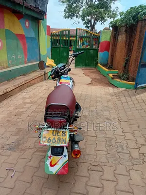 Bajaj Boxer 100 2024 Red
