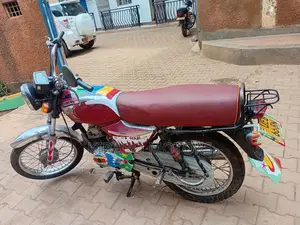 Bajaj Boxer 100 2024 Red
