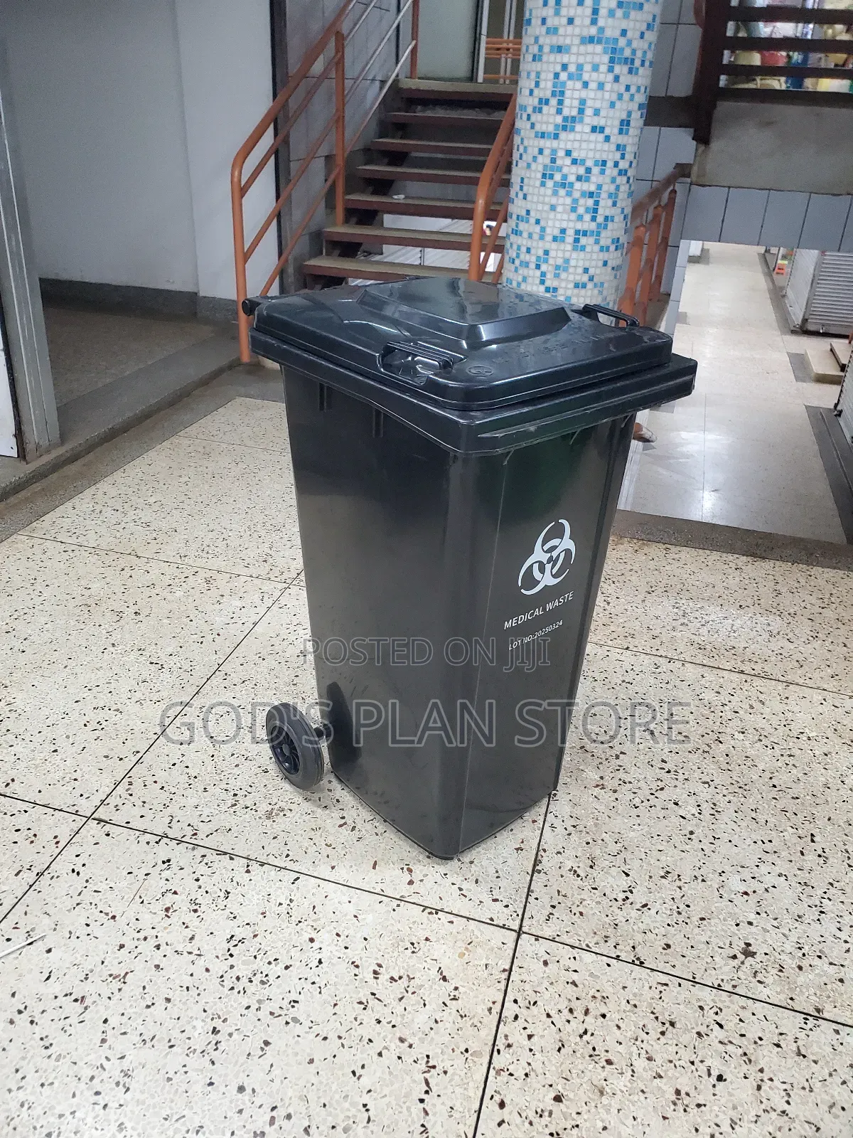 Plastic 240litres Dust Bin
