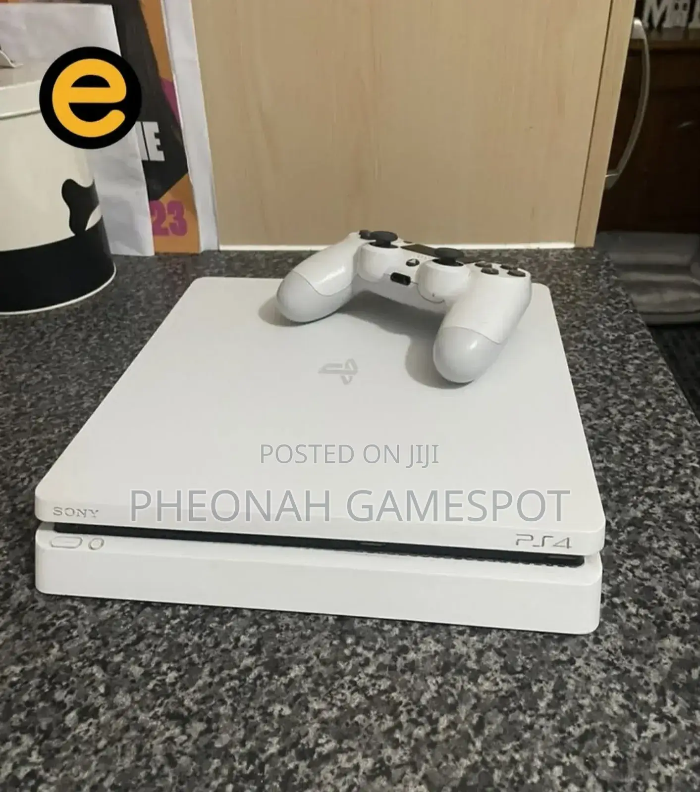 Playstation 4 Slim Ku Beeyi Layisi. Comes With 10 Free Games 2 Pads