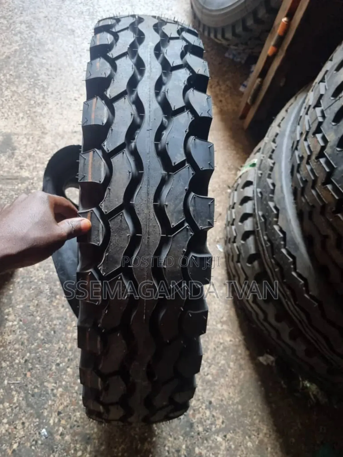 750r16 M777 Multipurpose Semi Lug MRF Tyres