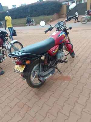 Bajaj Boxer 125 2024 Red
