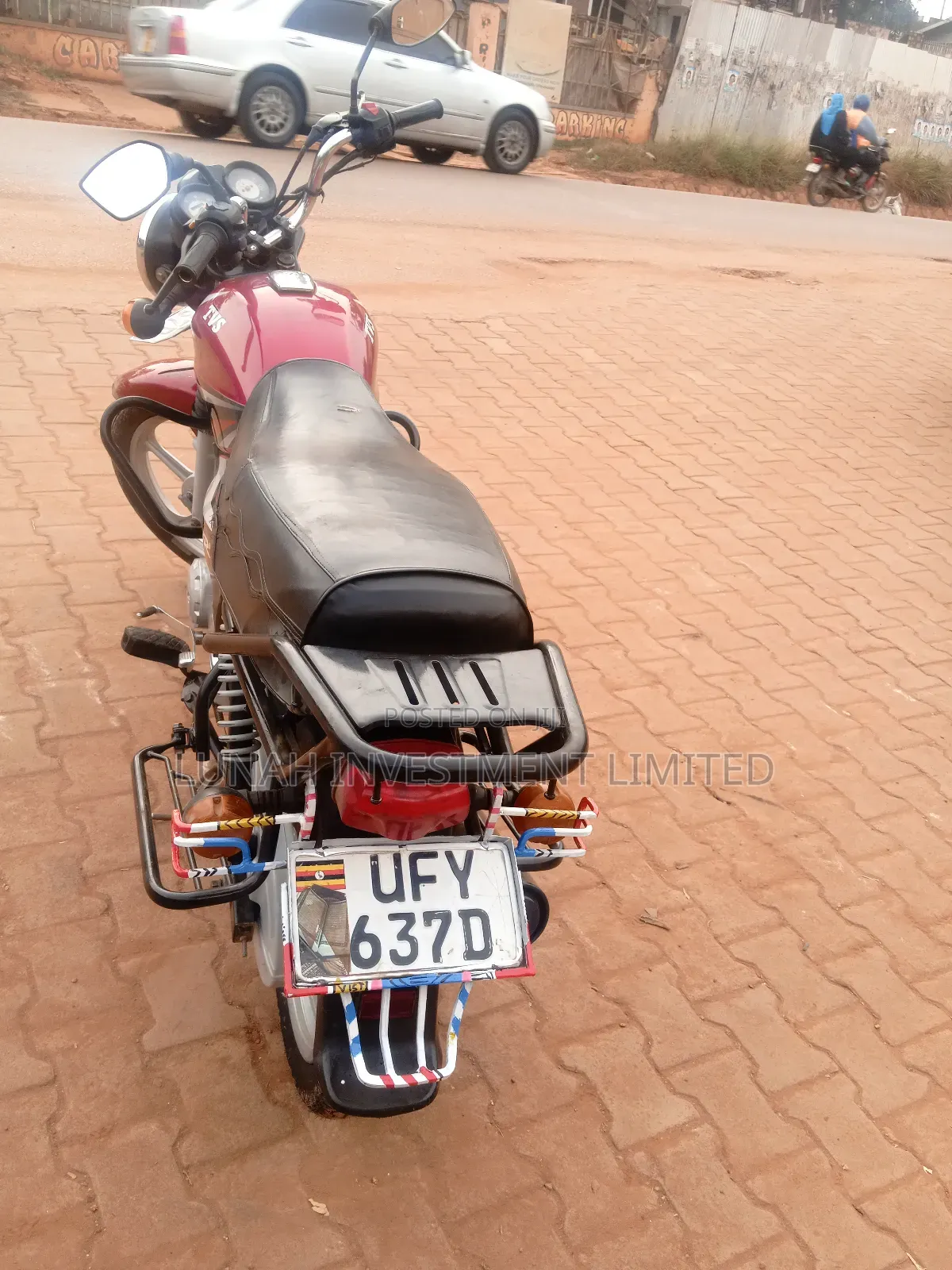 TVS HLX 125 2025 Red