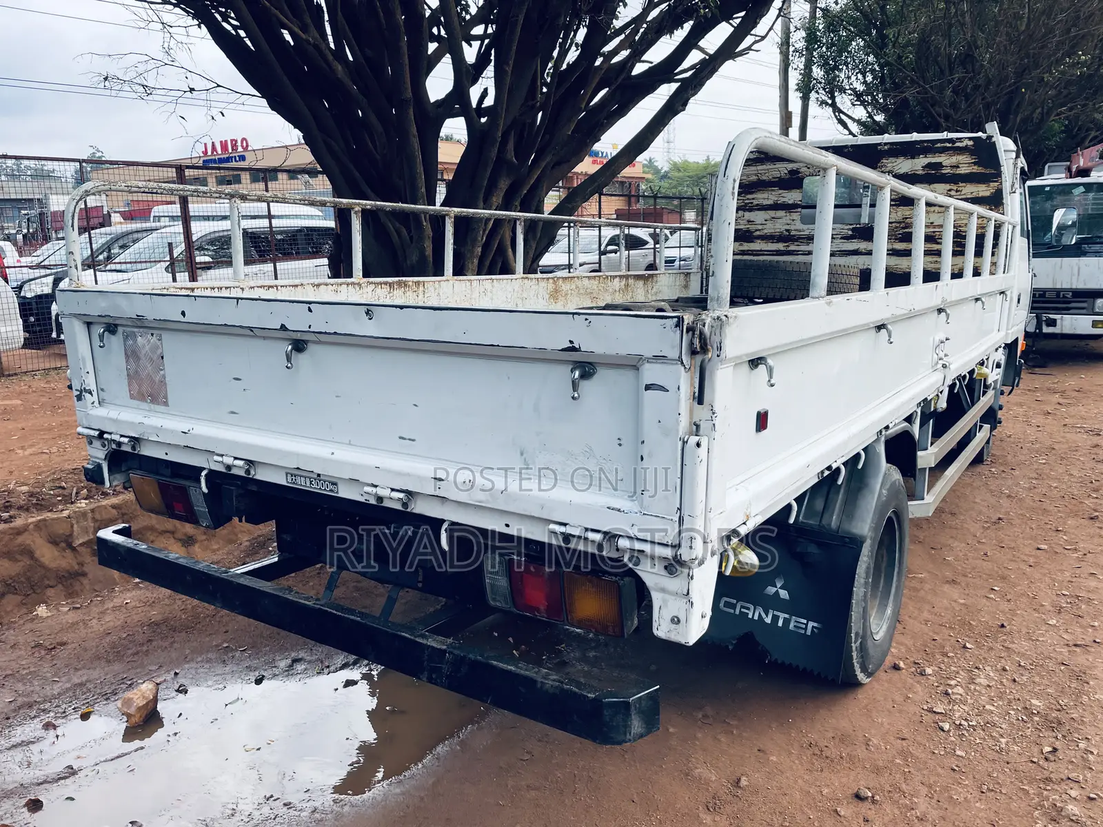 Mitsubishi Canter Truck 3.5 Ton 1990 White