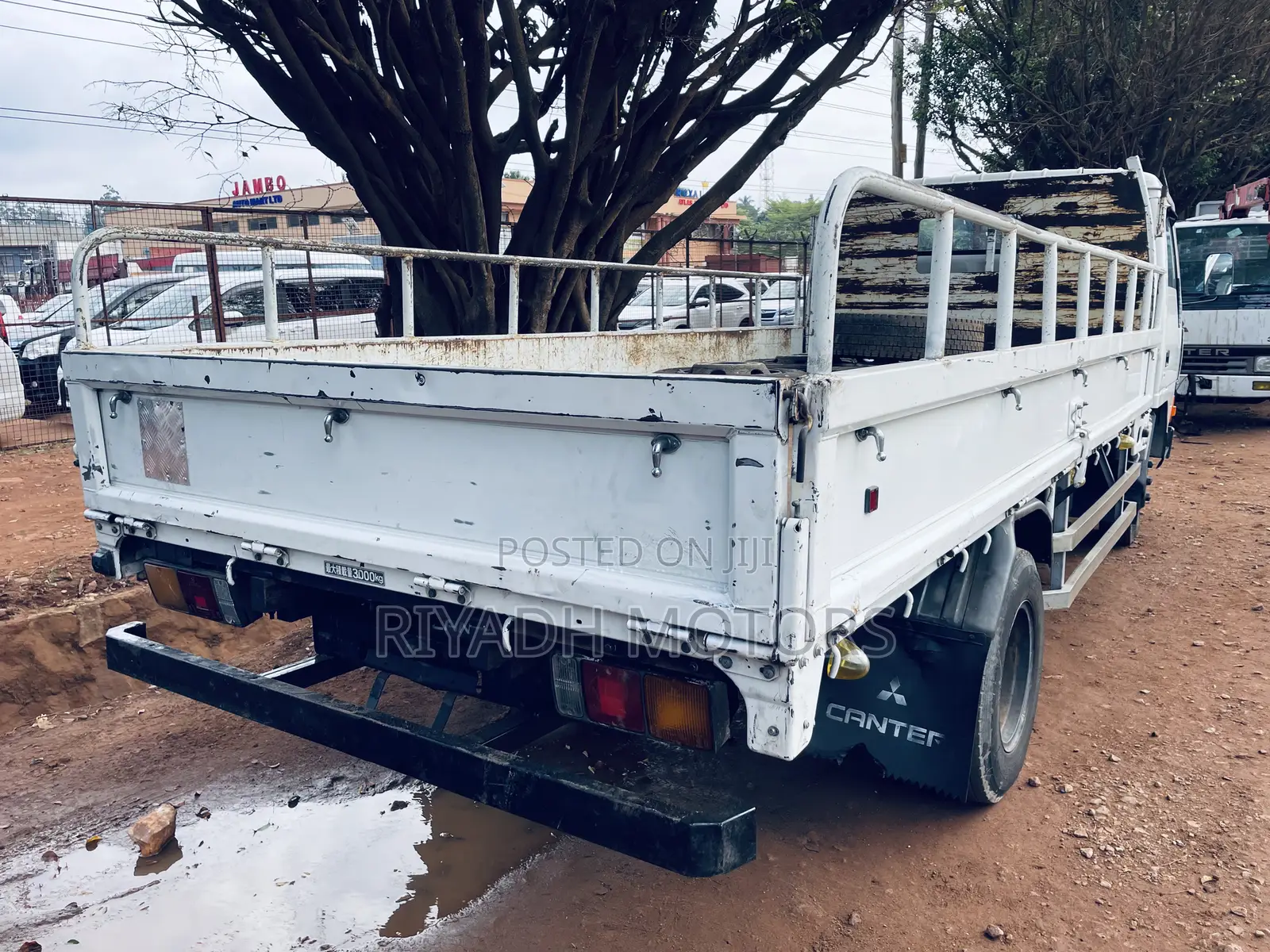 Mitsubishi Canter Truck 3.5 Ton 1990 White