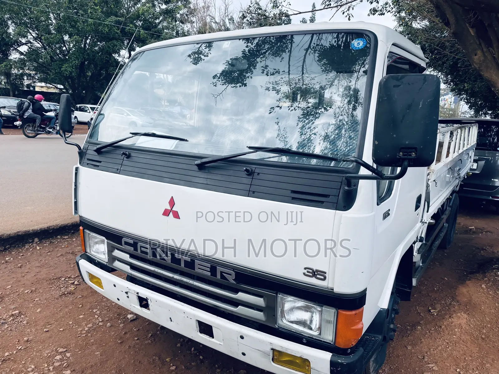 Mitsubishi Canter Truck 3.5 Ton 1990 White
