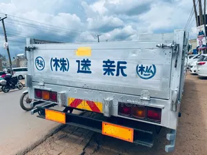 Mitsubishi Fuso 1997 White