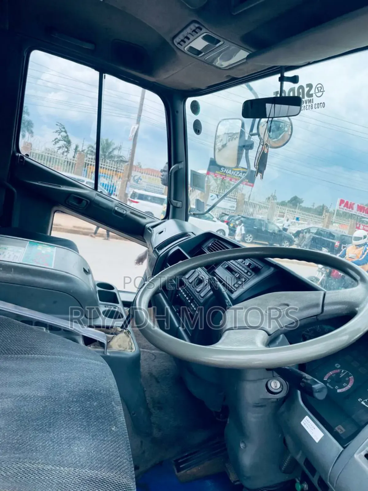 Mitsubishi Fuso 1997 White