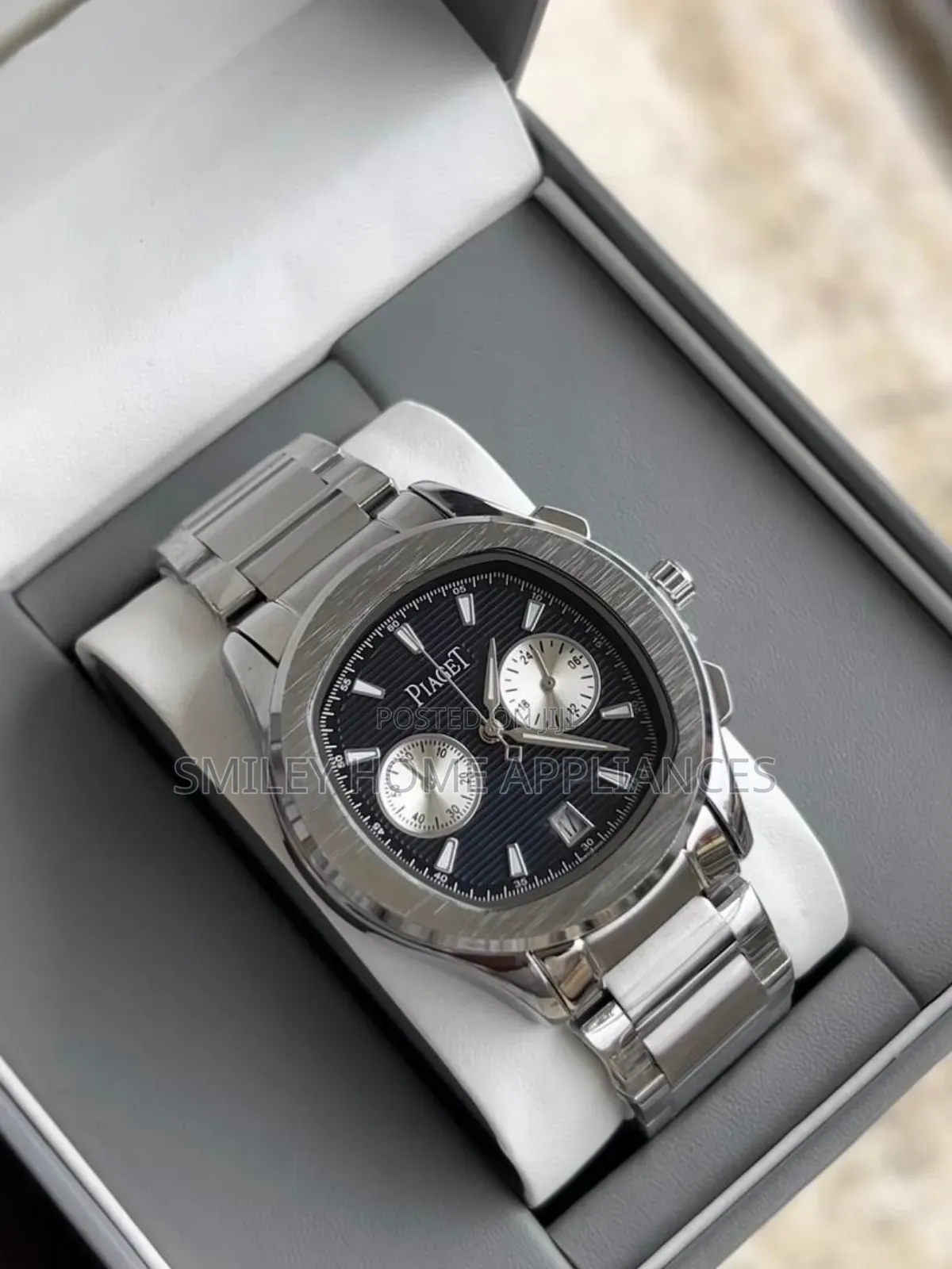 Piaget Men's Classic Analog Stylish Wrist Time Piece at Reduced Price