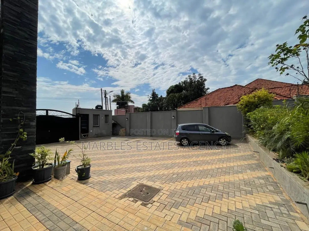 7bdrm House in Muyenga, Central Division for rent