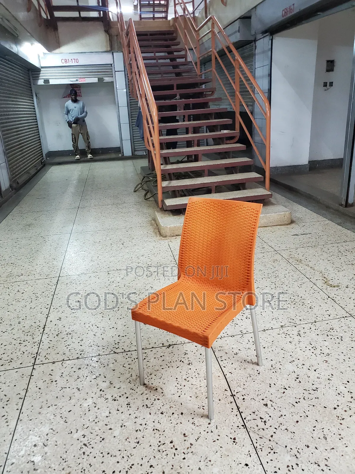 Straight Metal Stands Restaurant Plastic Chairs