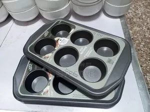 Yzi 6-Cup Muffin Pan