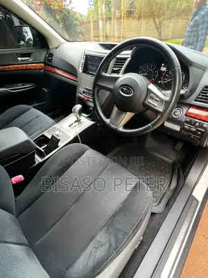 Subaru Outback 2.5i Premium 2011 White
