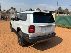 New Toyota Land Cruiser Prado 2.7 2024 White