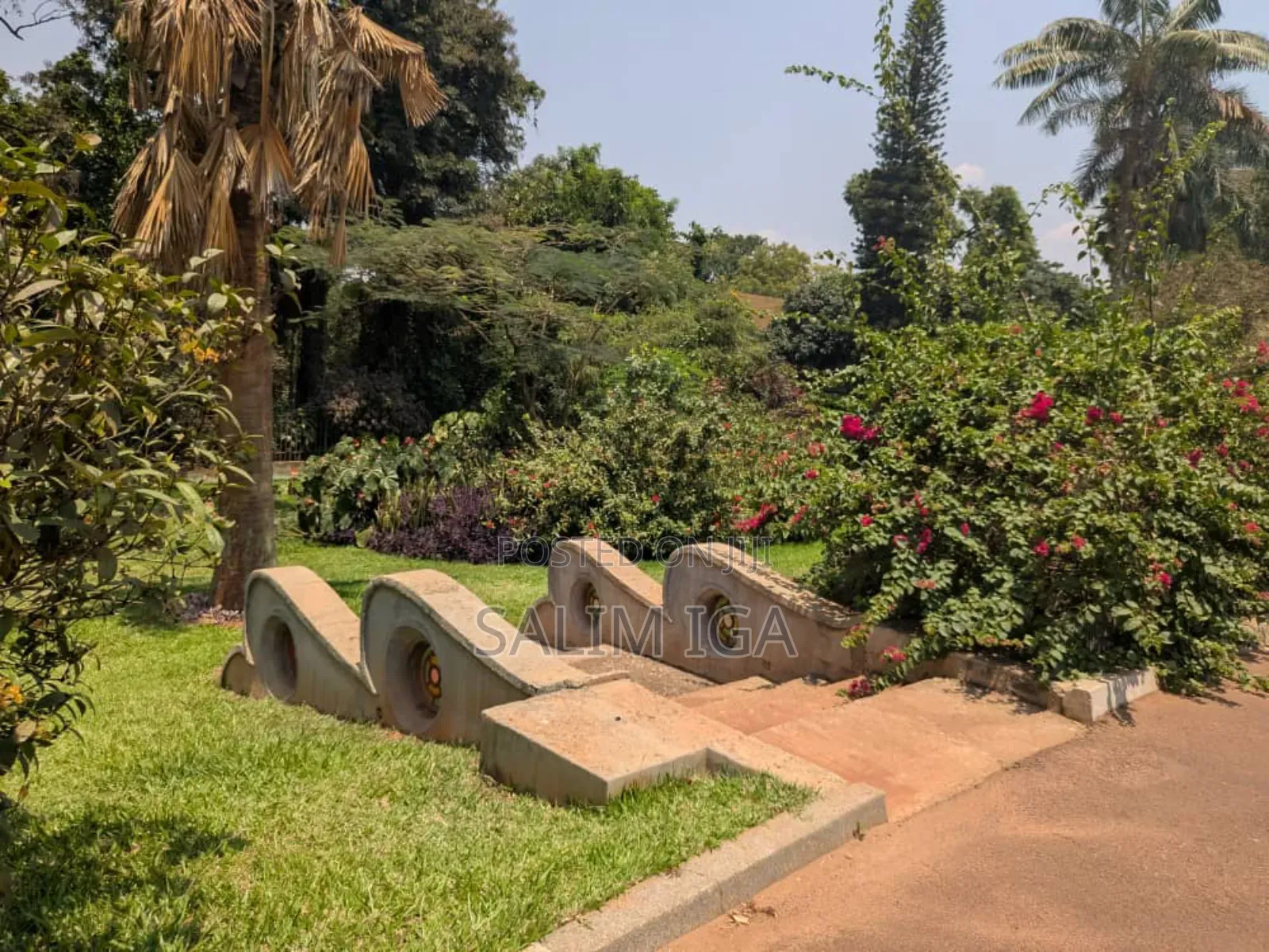 4bdrm Bungalow in Kololo Property, Central Division for rent