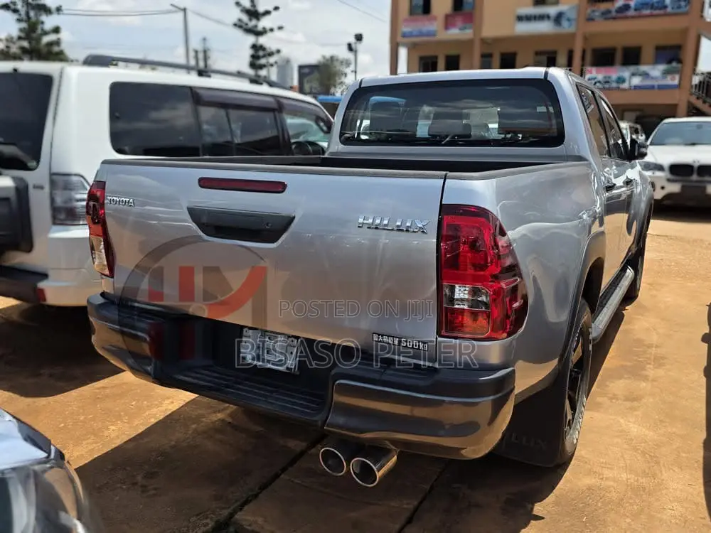 Toyota Hilux 2.8 Diesel 2020 Silver
