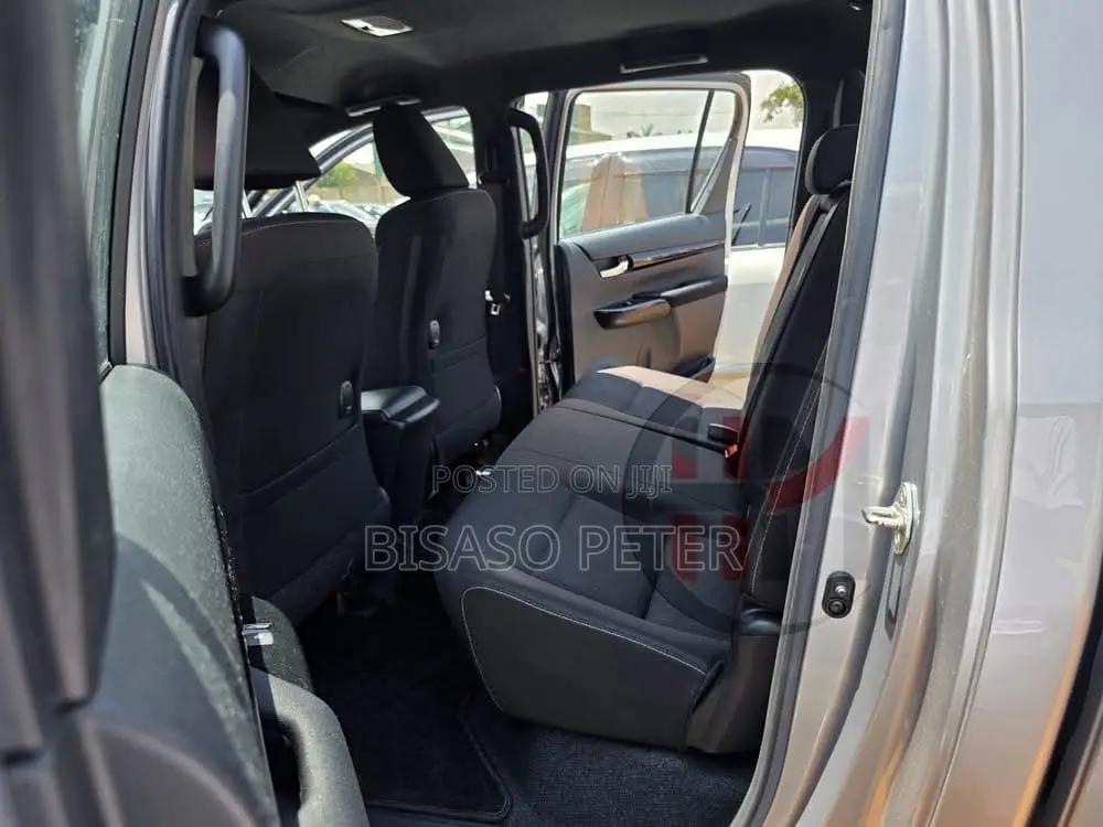 Toyota Hilux 2.8 Diesel 2020 Silver