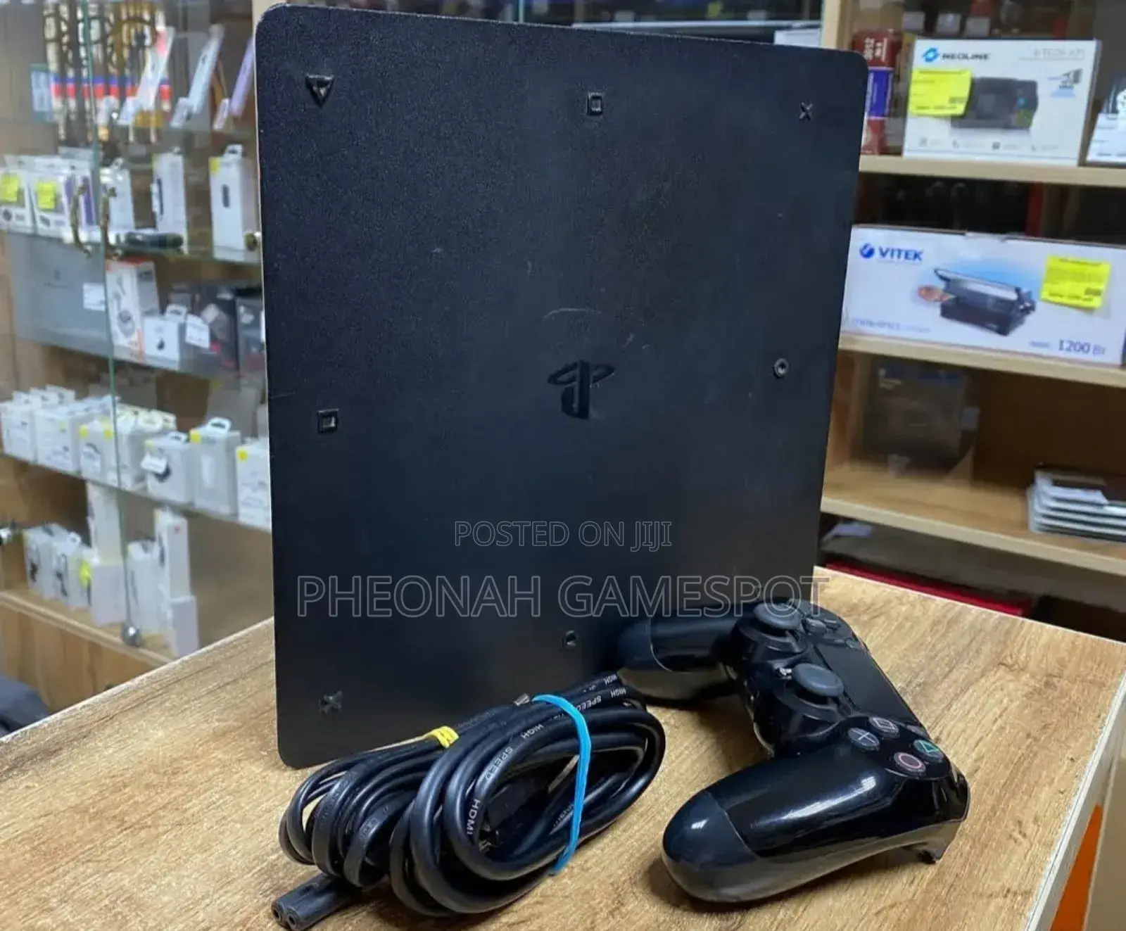 Home Used Playstation 4 Slim in a Good Condition. It's Chipped.