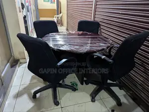 Second Hand Circular Table With Adjustable Chairs