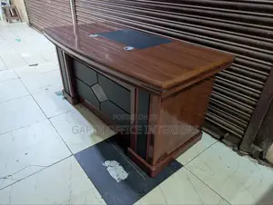 Second Hand Executive Desk, Size 160cm // 1.6 Metres With a Drawer