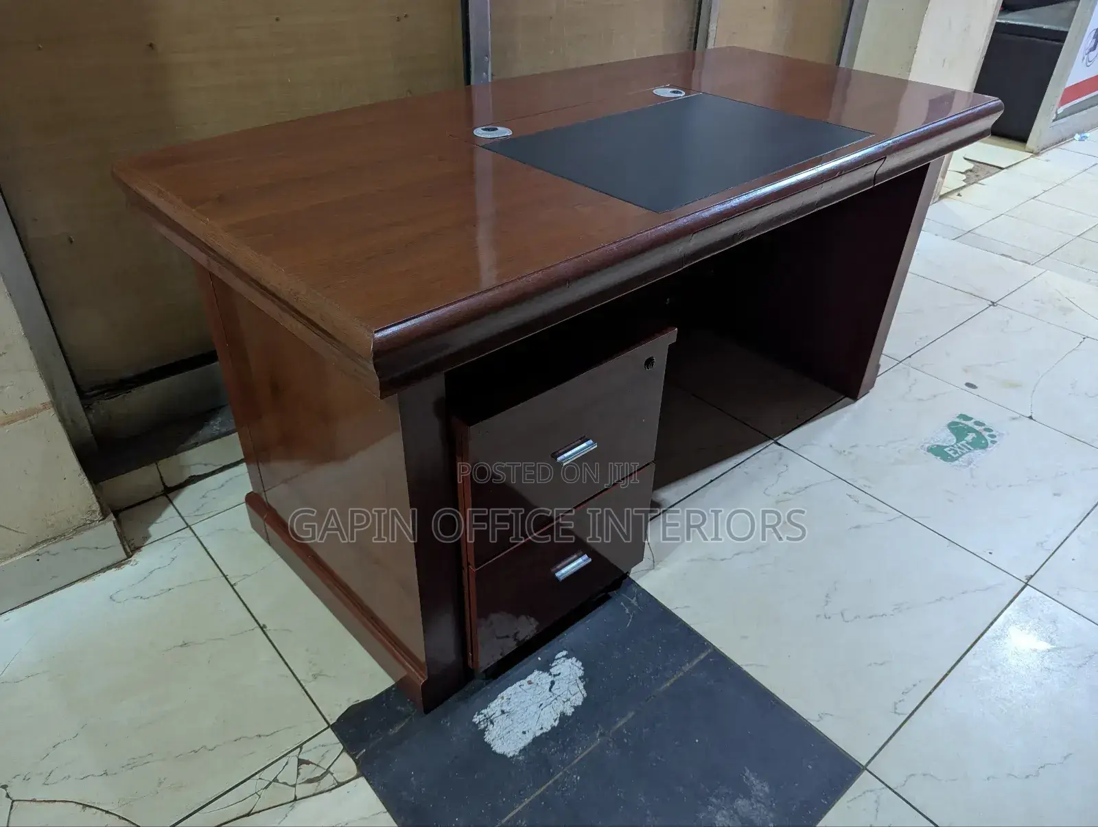 Second Hand Executive Desk, Size 160cm // 1.6 Metres With a Drawer