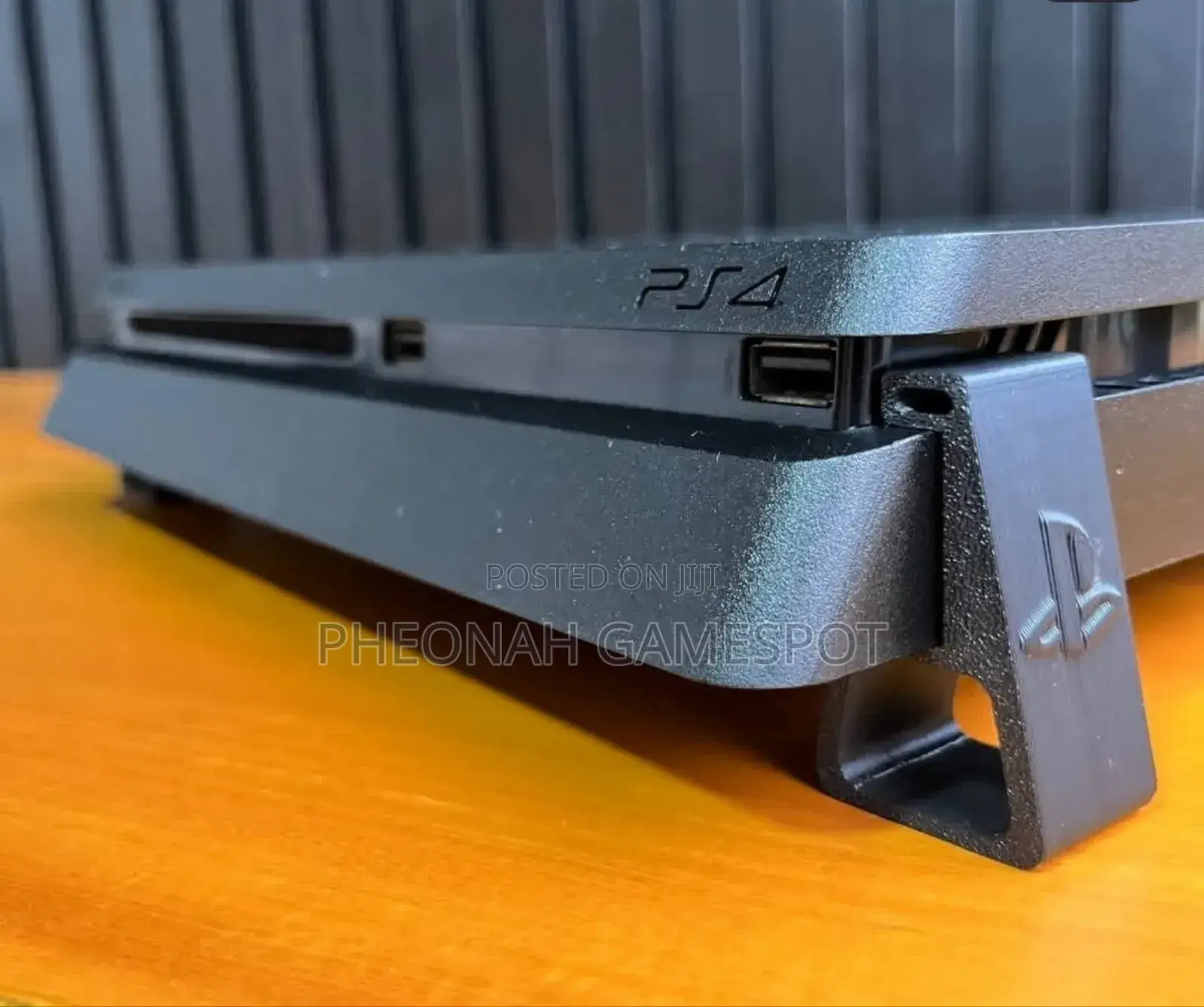 Playstation 4 Slim Console Complete Package.