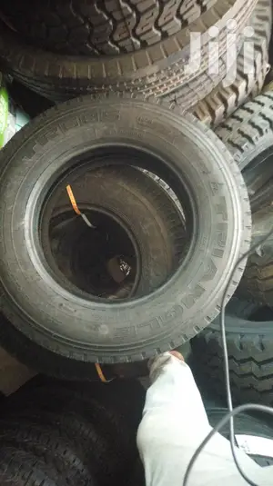 215/75r17.5
