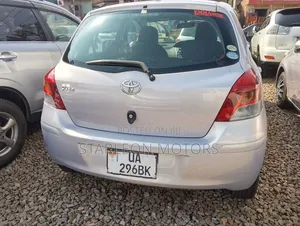 Toyota Vitz 1.3 AWD 5dr 2010 Gold