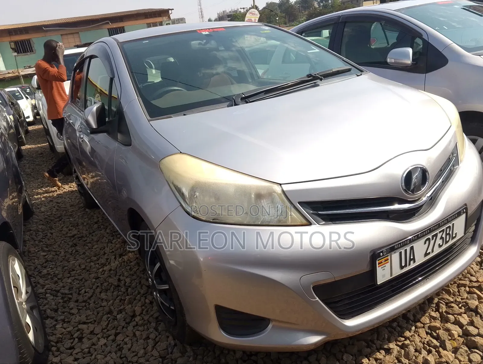 Toyota Vitz 1.3 AWD 5dr 2010 Gold