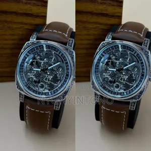 Gentlemen Classic Wrist Watch With Leather Straps
