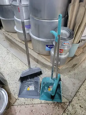 2in Hard Plastic Dust Pan Set