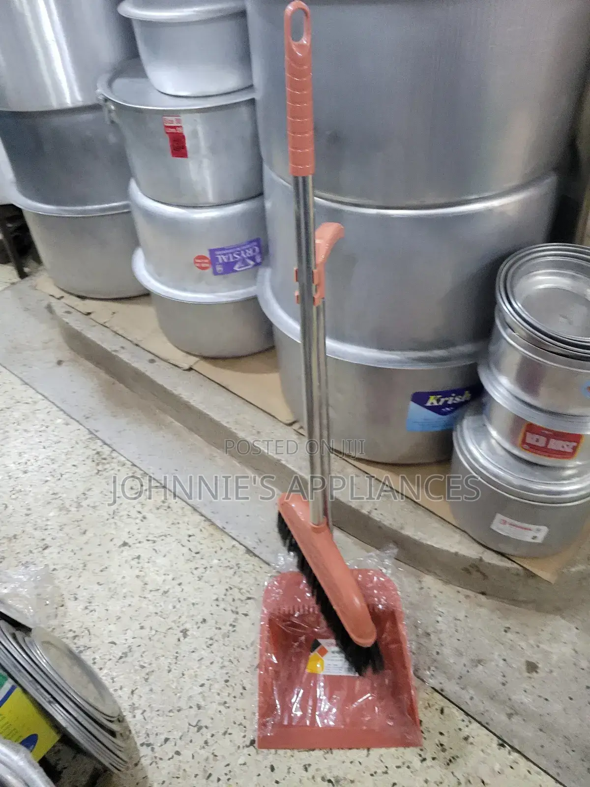 2in Hard Plastic Dust Pan Set