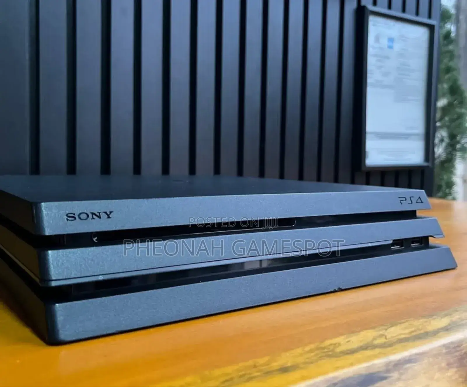 Chipped Playstation 4 Pro 1tb + 2 Controllers With 25 Games Installed