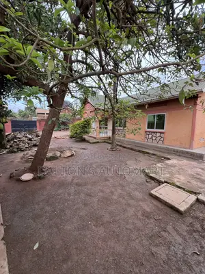 3bdrm Bungalow in Bweyogerere Central, Kira for sale