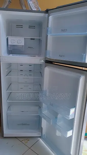 Hisence Fridge 295litres