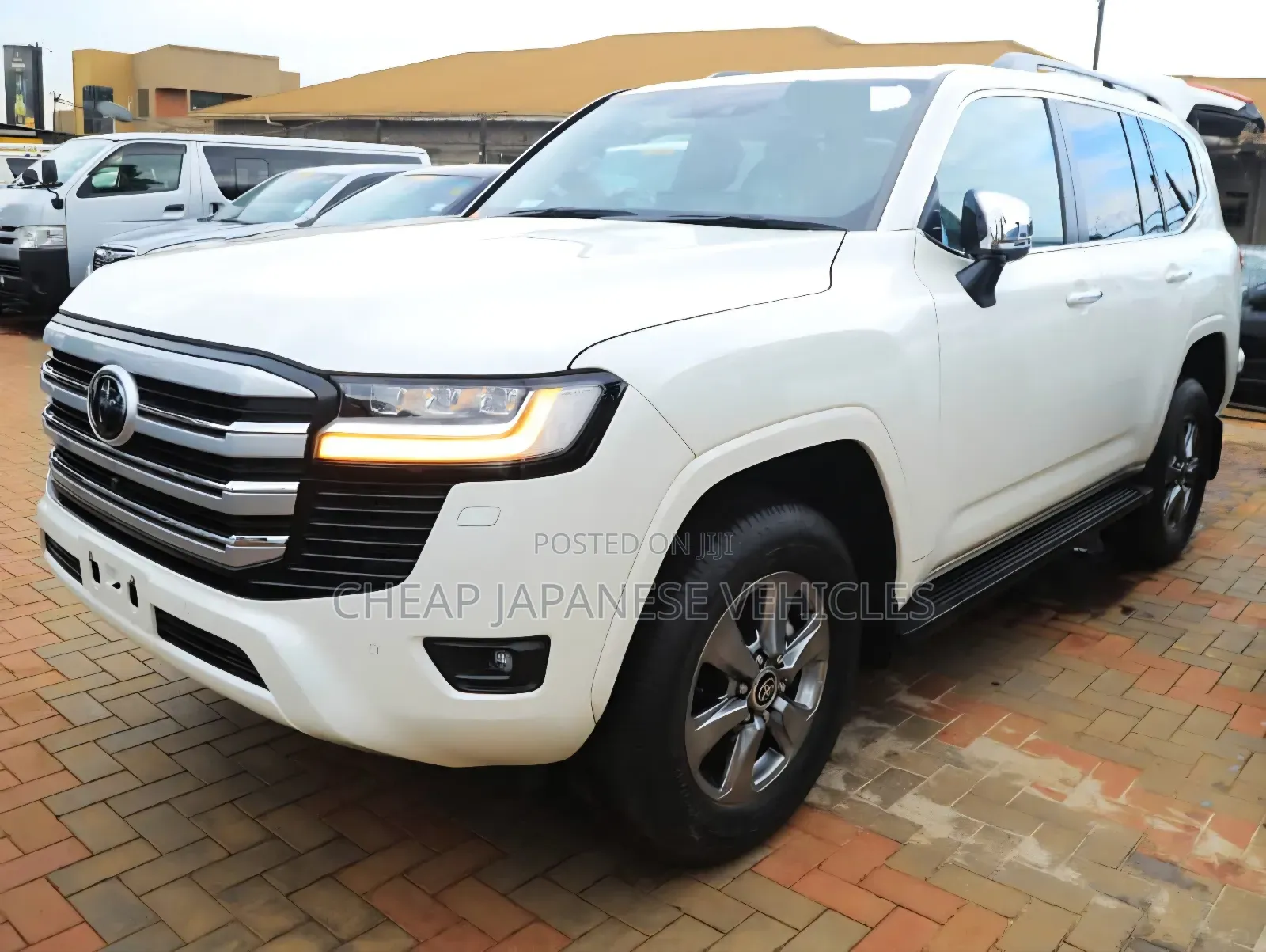 Toyota Land Cruiser LC300 2024 White