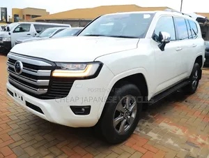Toyota Land Cruiser LC300 2024 White