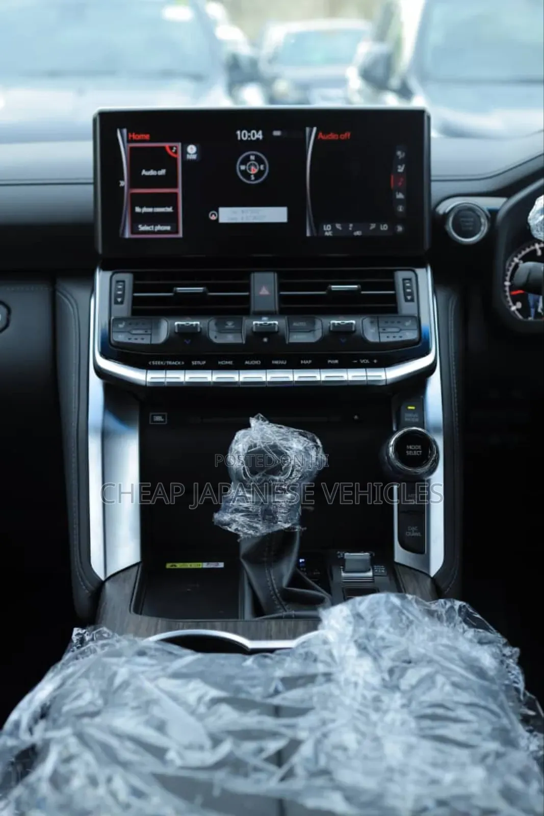 Toyota Land Cruiser LC300 2024 White