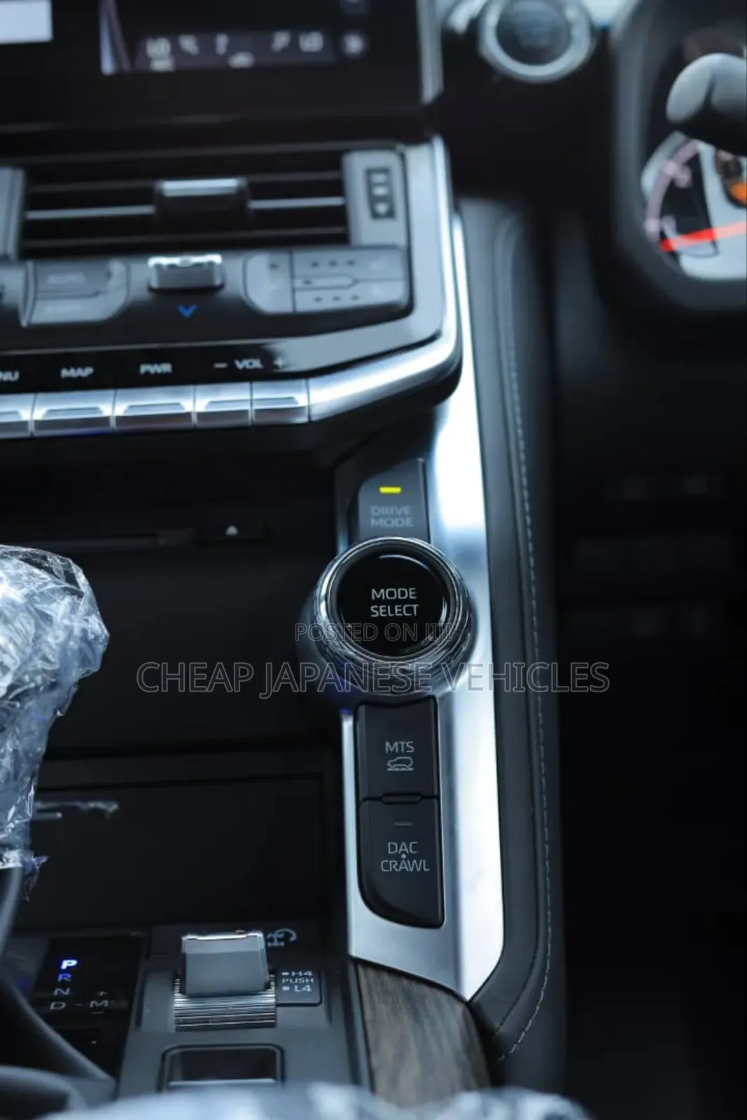 Toyota Land Cruiser LC300 2024 White