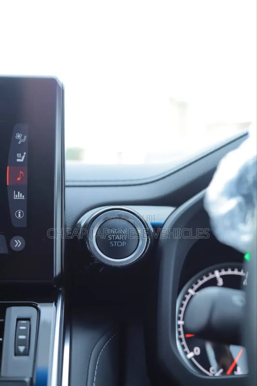 Toyota Land Cruiser LC300 2024 White