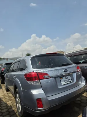 Subaru Outback 2.5i Limited 2011 Silver