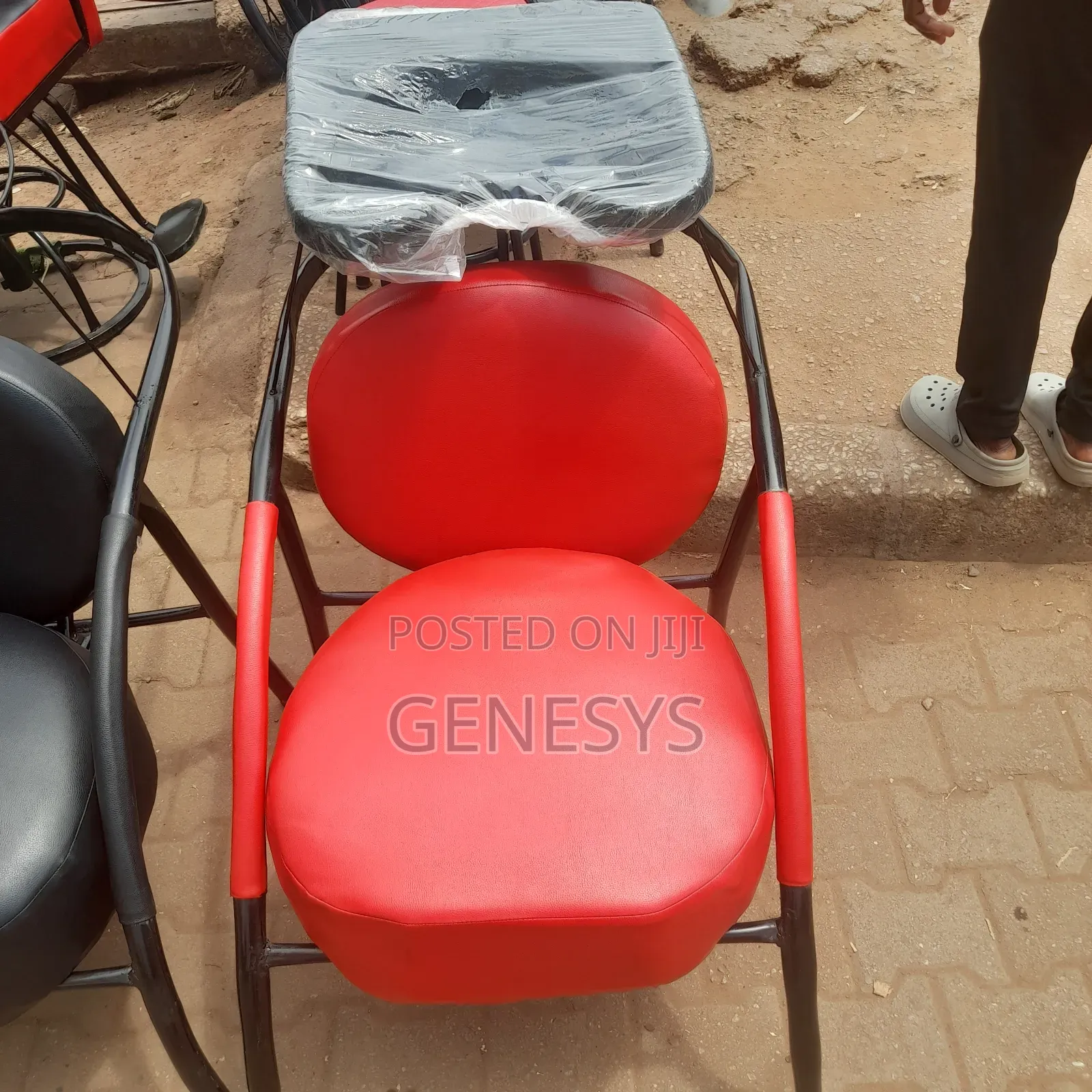 Low Back Genuine Leather Saloon Sink Chairs