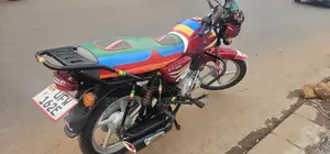 Bajaj Boxer 125 2022 Red