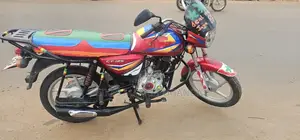 Bajaj Boxer 125 2022 Red