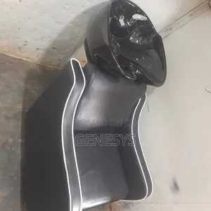 Saloon Leather Sink